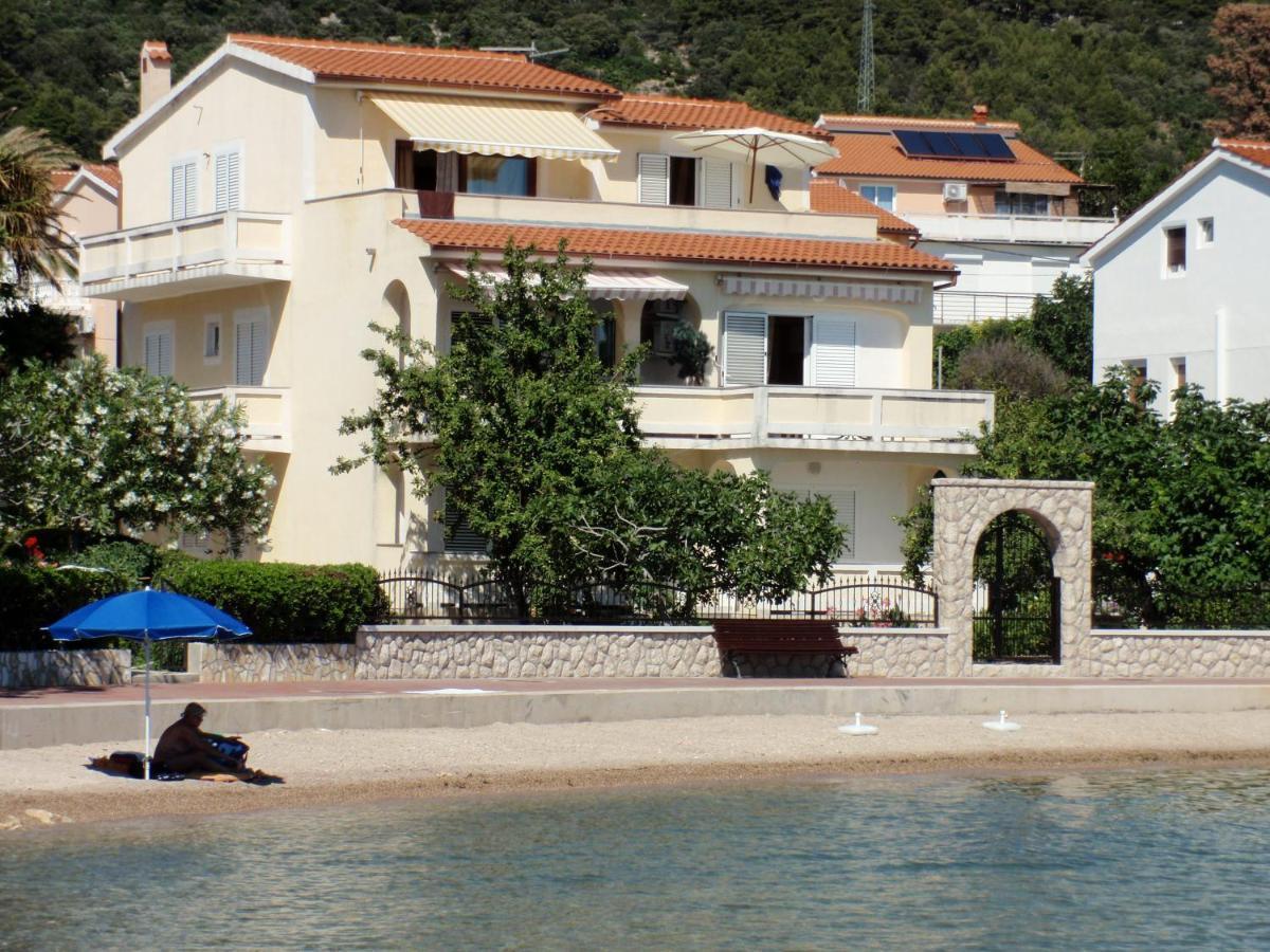 Ferienwohnung Zuta Kuca Potkrovlje Banjol Exterior foto